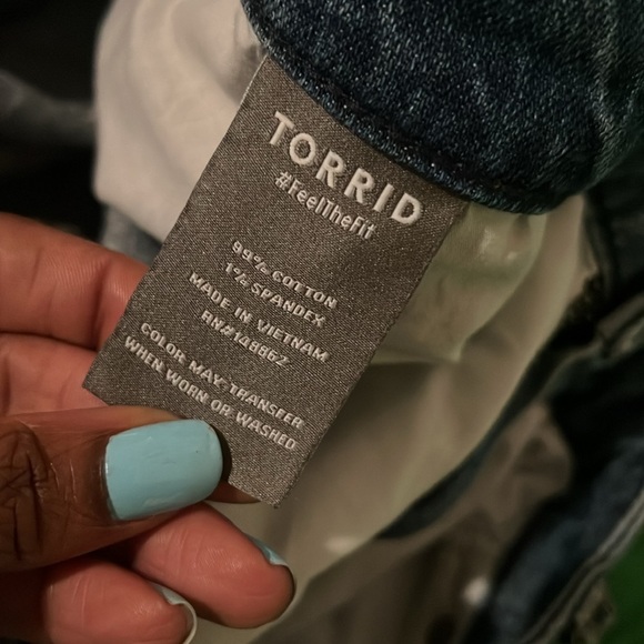 Torrid Blue Distressed Stretch Jean Shorts size 18 - Picture 8 of 9